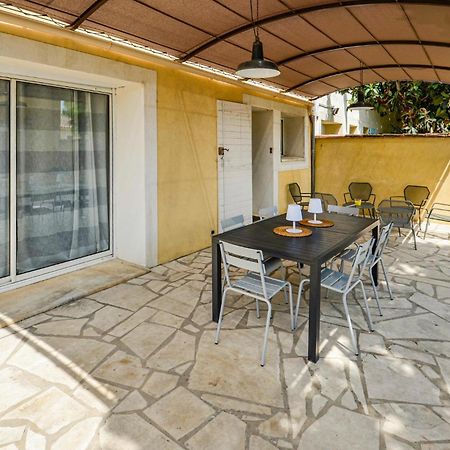 3 Bedroom Awesome Home In Chateuneuf De Gadagne Châteauneuf-de-Gadagne Kültér fotó