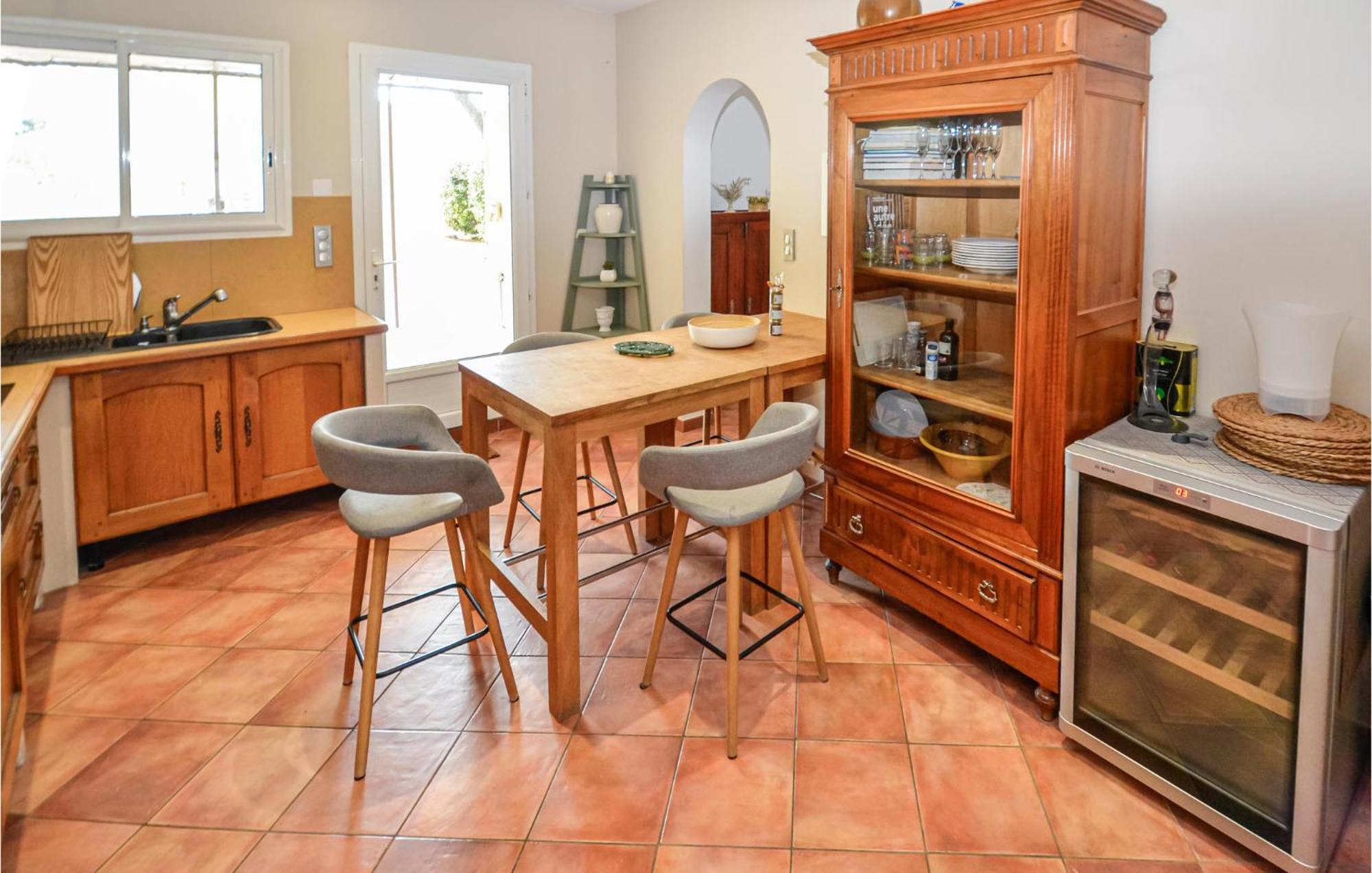3 Bedroom Awesome Home In Chateuneuf De Gadagne Châteauneuf-de-Gadagne Kültér fotó
